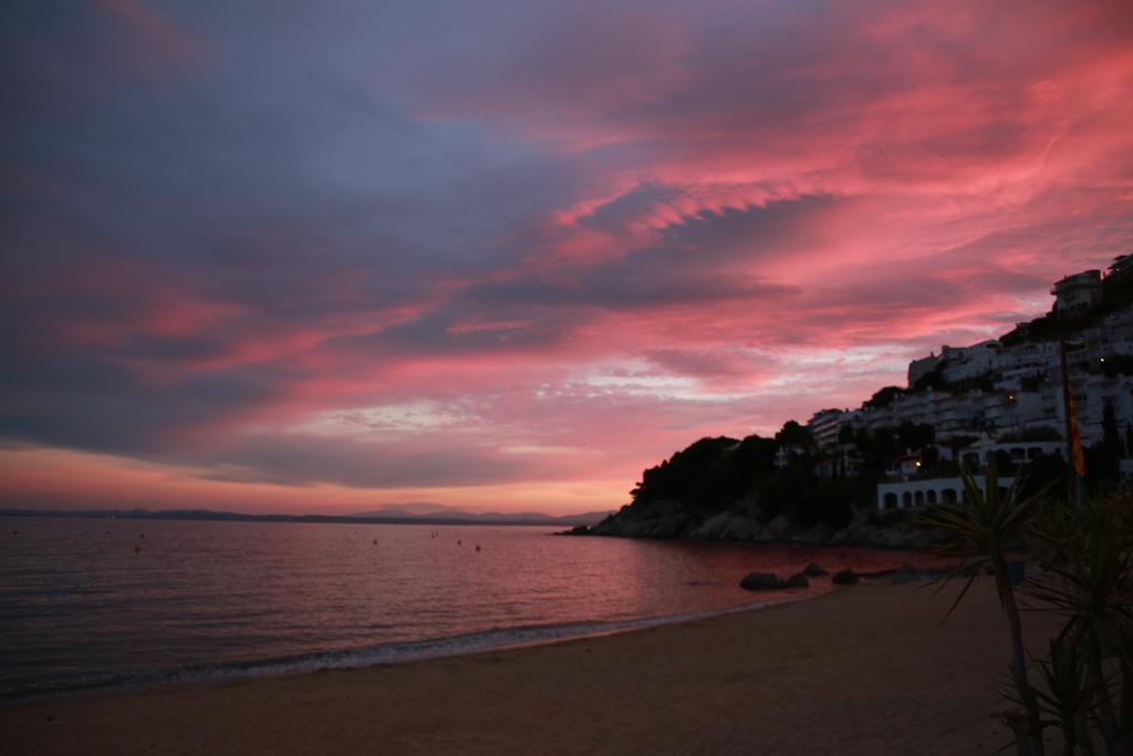 Canyelles Platja Roses Exterior photo